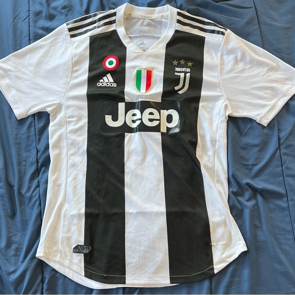 Cristiano Ronaldo Juventus kit 2018/19